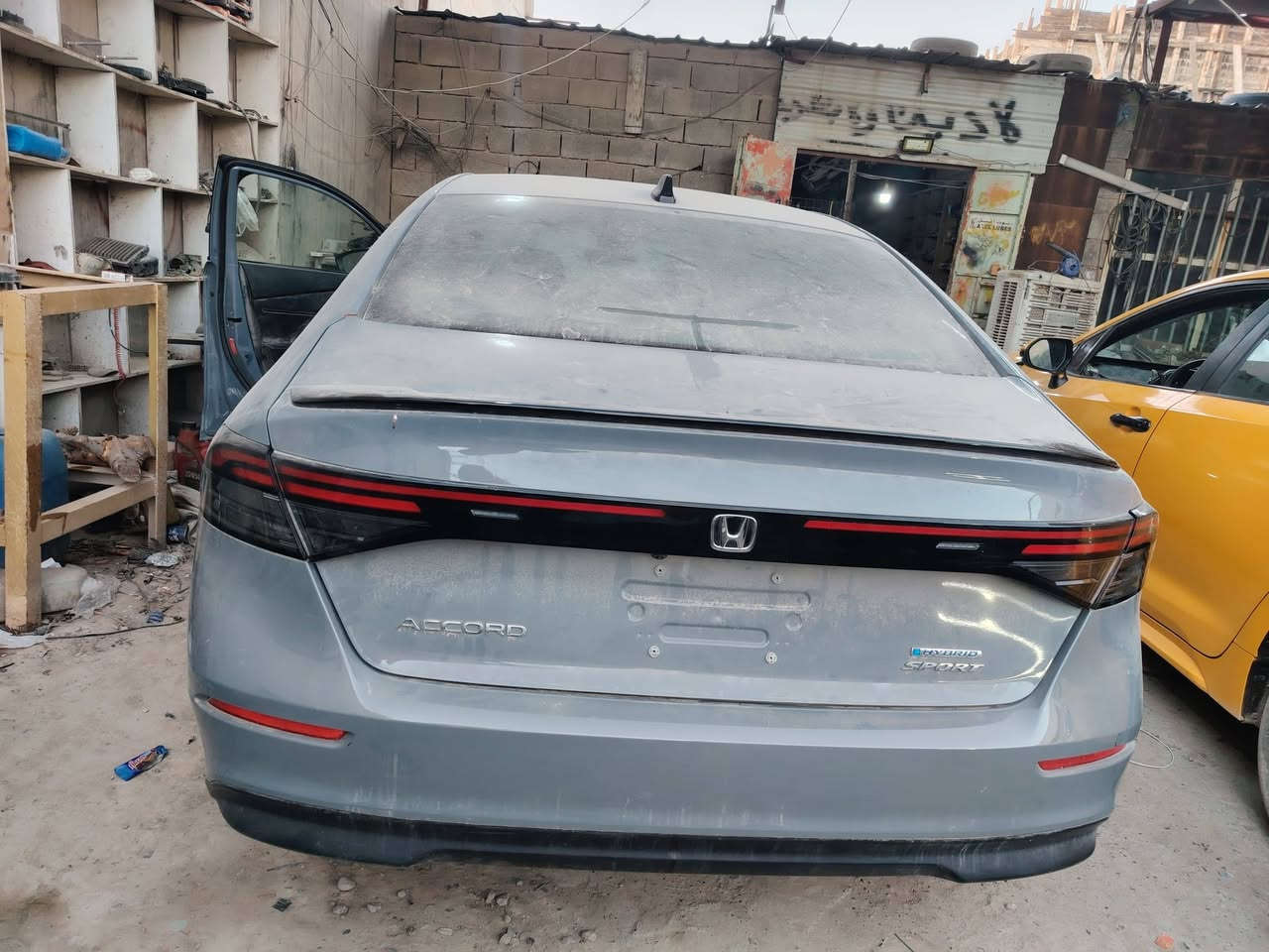 السلام عليكم اكورد للبيع سمنتية موديل 2024بيها 3قطع وشاصي مبدل نفس الون من البنط عايزها ترتيبات خفيفه وتخلص  للاستفسار اكثر ***********
