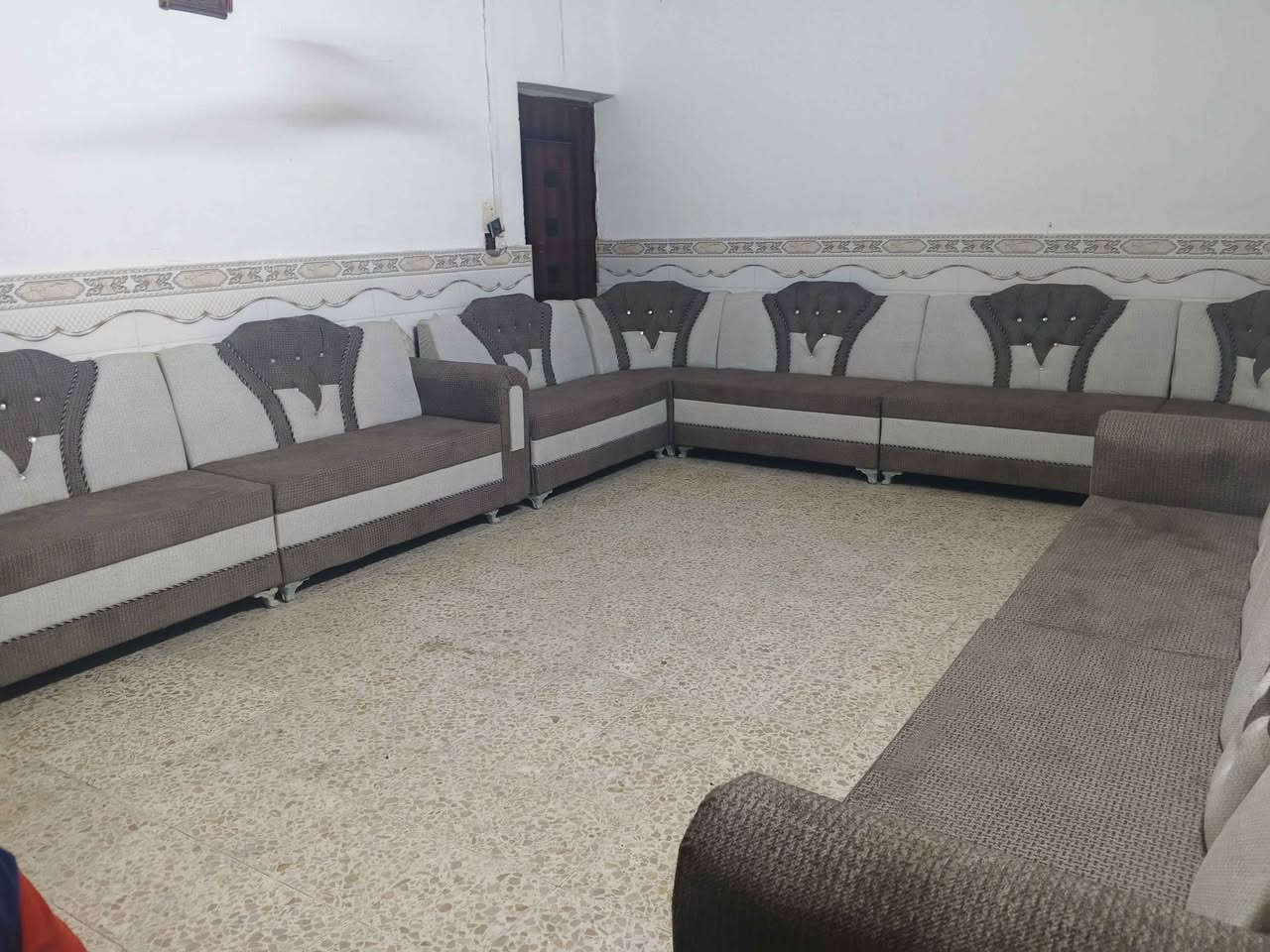 تخم ديوان غير مستخدم تزكام 14متر عشر قطع 22مقعد 
مقعد بلوك اسود خشب جام روسي 
رجائا الشراي فقط يراسل مكلفه بالنشر النجف, العراق


**إذا كنت صاحب هذا الإعلان وتريد حذفه لأي سبب، رجاءا أرسل رسالة إلى الدعم الفني**