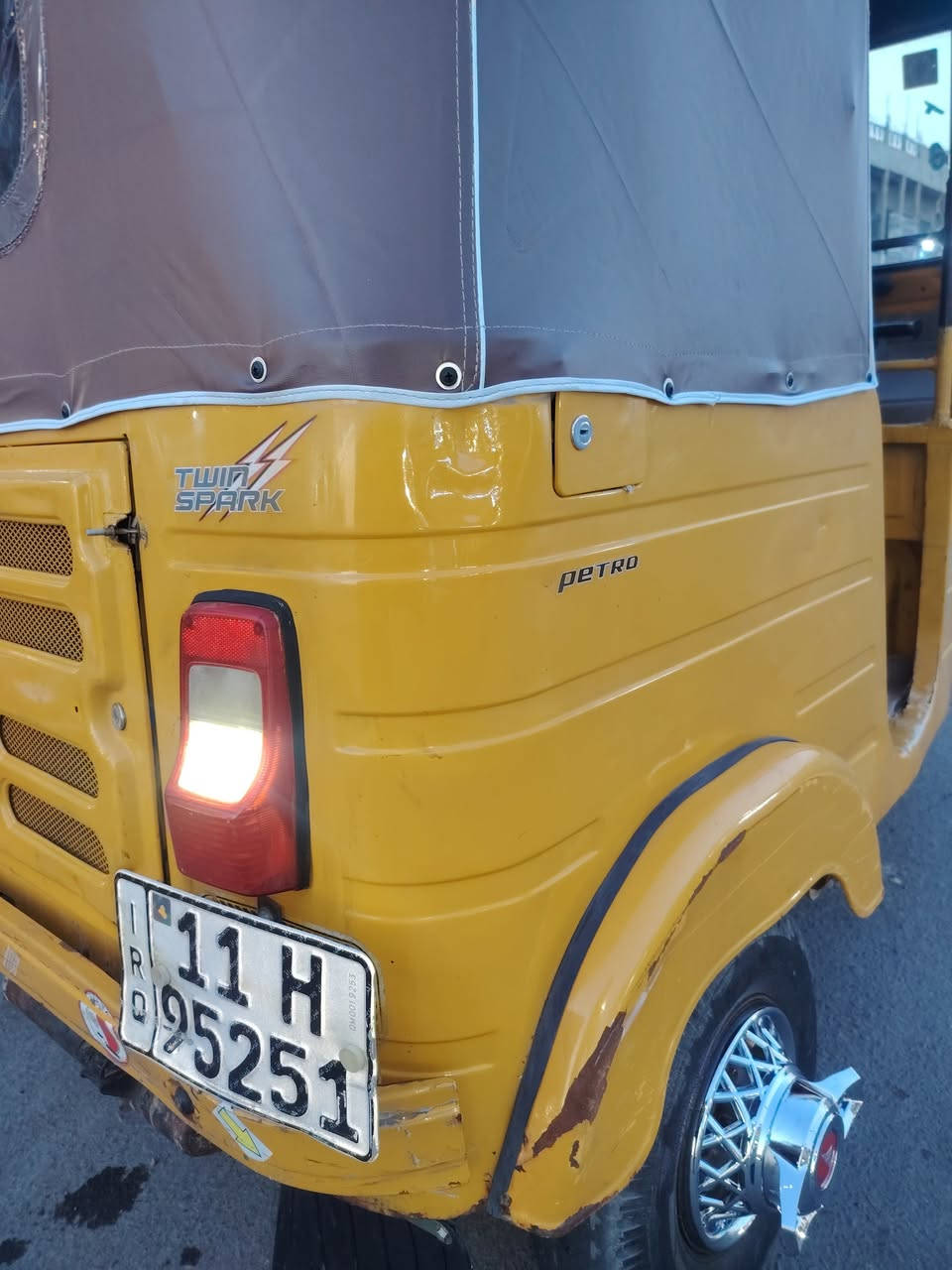 سلام عليكم تكتك موديل 2020شهر 11رقم وسنويه تحويل ثاني يوم لا تنقيص ولا تبخير السعر 6500 بيها مجال عنوان مدينه صدر قطاع 18 يريدها اتصل ***********
