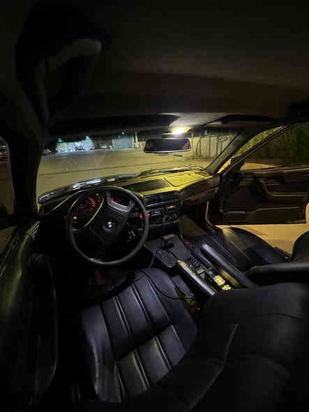 بە ناوی خوا bmw مۆدێل 1994تۆماتیک مەکینە 25کەپس دیجیتاڵ ناو جلد ٧پالیف تەلەفۆن تەپرید سارد و گەرم بە شەرت دبڵ ئیرباگ دەبل چەکمەخە ناو رەشی فۆرمیکا سوکان کارەبای تەحدی سورعە سیارەکە فولە بەس سلاید نیە توندو تۆڵە چوار تایەو ویلی ئالپینای لە بنە گێرو مەکینە بە شەرت 200$غرامەی لە سەرە دوای مەحامەلە ئەت دەمەوە سەعر 67$مەحامەلەیەکی براینە ***********.  رةقةمي خاوةنيتي گؤرينةوةش ناكةم بةس فروشتنة
