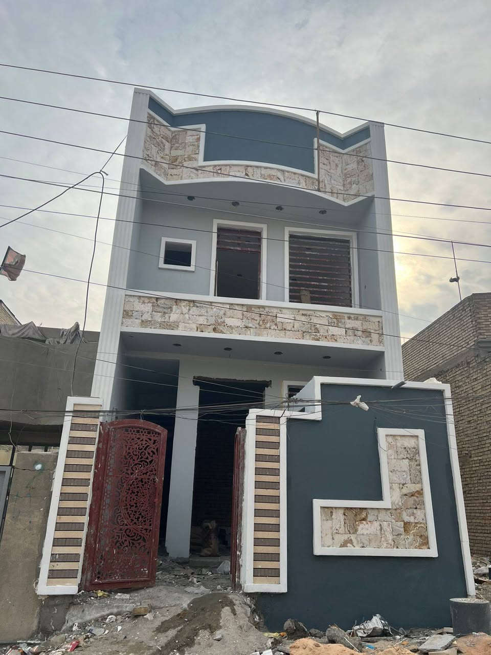 عمل الواجهات حسب الطلب 
كادر طلس وصبغ داخلي وخارجي 
***********

