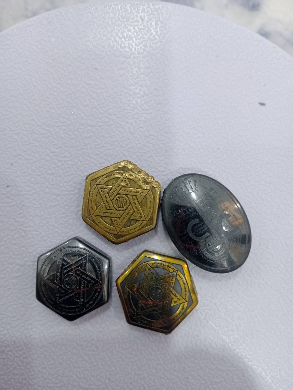 مجموعة من الاحجار الكريمة
ياقوت عقيق احمر وكرزي وشرف الشمس وشجري منوع سليمانيات فيروز مجوهرات حديد صيني هباب مع زوعة


**إذا كنت صاحب هذا الإعلان وتريد حذفه لأي سبب، رجاءا أرسل رسالة إلى الدعم الفني**