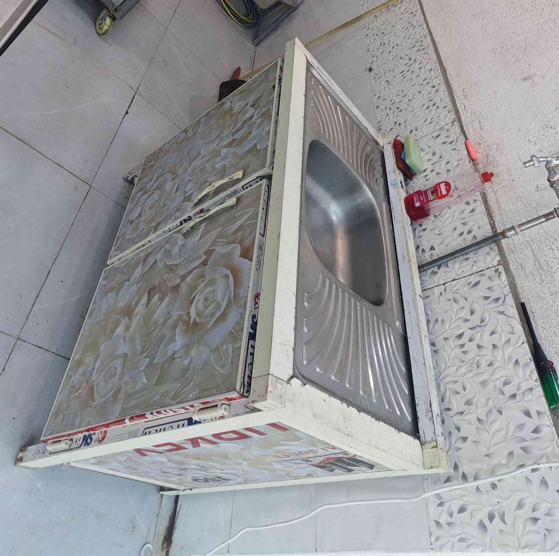 للبيع
شواية دجاج + حماية تمن ومرك + جدور كبار عدد 2 + ميز خشبي + سنك مع ملحقاته +سطل نايلون كبار 
*********** اتصال او واتساب 
بغداد الاسكان
