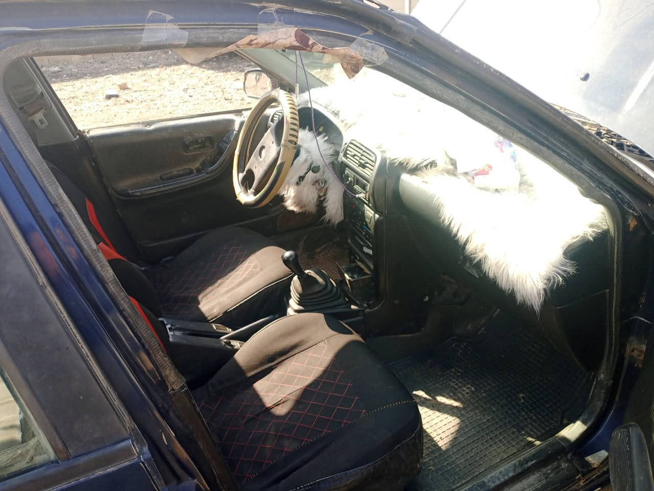 السلام عليكم للبيع نيسان صني موديل 91رقم نينوى فحص شرط التحويل والوكاله محرك 16كير عاد شرط كشر شوف العين الكهربائيات شغاله كلها جوم مسجل ما سحات الدبلات الورة طاكه السعر 15وبيها مجال رقم الهاتف ***********
