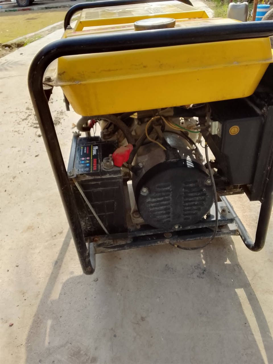 السلام عليكم مولد تاج النجوم مولد على وضع الشركه الملف مبدل بس فحمات على وضع الشركه المحرك على وضع الشركه تبريد هواء نقره سيلف بكره الاستفسار الاتصال على الرقم عنواني بابل الكفل السعرر
***********
