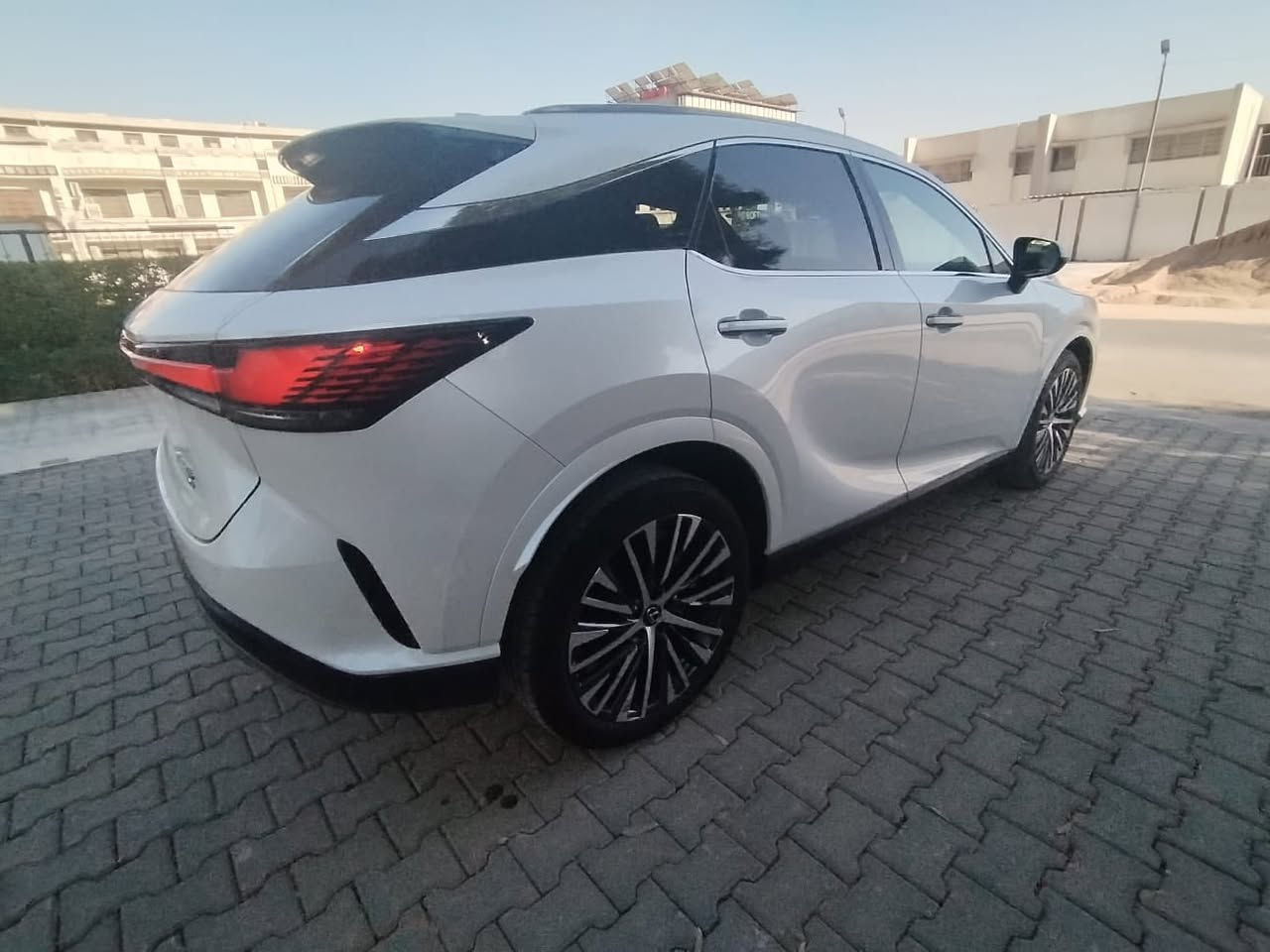 💠  لكزس RX 350h هايبرد موديل 2023 💠
🔸محرك 2500 
🔸كراسي الامامية كهرباء+تدفئة + تبريد 
🔸كرسي خزن وضعيات قيادة 
🔸شاحن لاسلكي 
🔸تحكم ستيرن 
🔸مري الجانبية شفط كهرباء 
🔸شاشة كبيره 
🔸فتحه سقف
🔸هاندبريك كهرباء 
🔸3 وضعيات قيادة
🔸مثبت سرعة 
🔸 داخل جلد لون برتقالي
🔸بصمة 
🔸عداد مسافات 28000mi 
🔸 السيارة مرقمة بغداد الرقم الجديد جاهزة وبأسمي مباشر التحويل
🔸 العنوان : بغداد-السيدية
🔸السعر: 36700$ 
🔸صور الحادث مرفقه مع صور السيارة.
ملاحظات: السيارة ٣ قطع صبغ وجاملغ امامي مبدل نفس اللون

للأستفسار اكثر ☎️ *********** ☎️

❗️❗️ فقط بيع بدون مراوس❗️❗️
