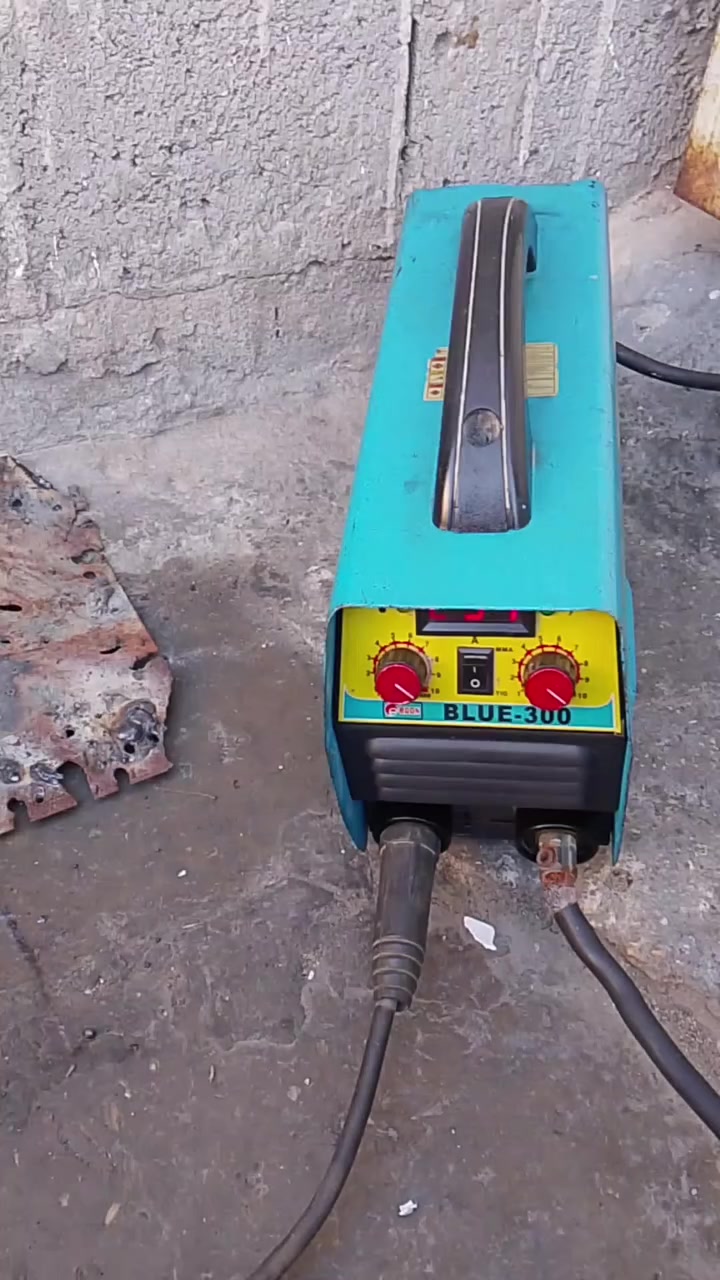 مكينه لحيم شركه ايدون أخو الجديد 
كلش كلش قويه مال اعمال شاقه القدرة 300 
تابع الفيديو وشوف شغله 
السعر 95 ألف وتوصيل 5


**إذا كنت صاحب هذا الإعلان وتريد حذفه لأي سبب، رجاءا أرسل رسالة إلى الدعم الفني**