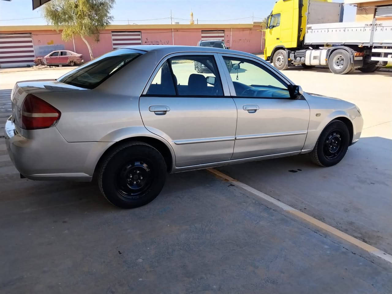 مازدا فامیلی نمونەو جوان 
مۆدیل 2010 گیڕ ئۆتماتیک 
تبرید ساردوو گەرم بە شەرت 
4 جام کارەبا ئاوینە کارەبا 
4 تایە تازە ناو غورفەی لە دەرەوە جوانتر 
گیر مکینە بە شەرت 
بۆیاغ عامە لە سەر کالبونە  بی معجون 
سەنەوی تا 2027 تازەیە بەس لەوحە کۆنە 
ناونیشان کەرکوک
سعر 68 مجال 
ژ.م  ***********
ژ.م  ***********
