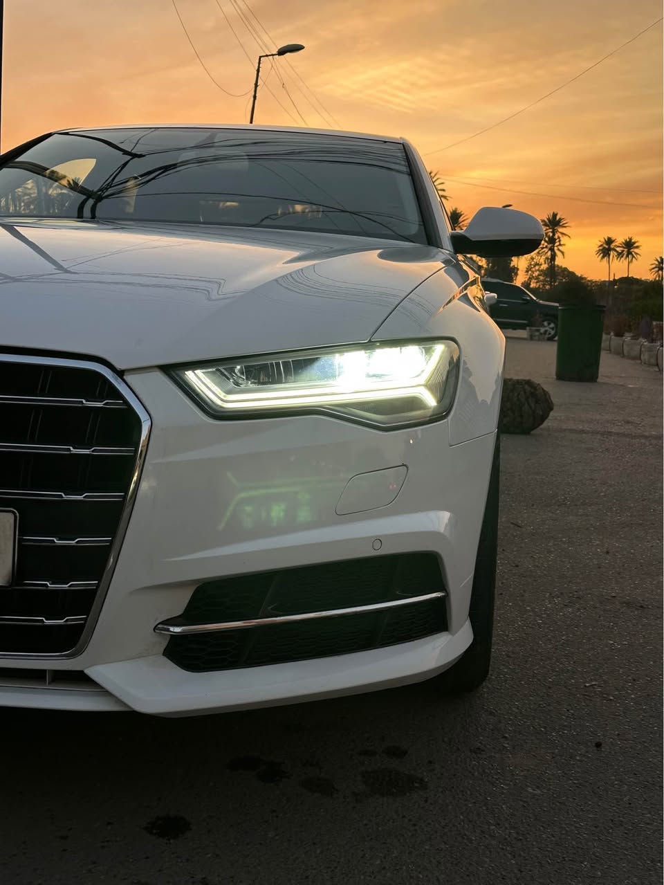 للبيع اودي A6 موديل 2013 خليجي وكاله سردار محدث 2017 قطع اصليه 
فل مواصفات محرك 2.0 توربو 
تبريد مناخ منفصل امامي وخلفي 
شاشه مخفيه 
تحكم بإنشاء وضعيات القياده 
بردات خلفيه بيبان  و جامه خلفيه 
مواصفات هواي بيه كشنات الاماميه كهرباء وخزن هواي مواصفات بعد .
للاستفسار الاتصال 
***********
***********
السعر 132$ بغداد, العراق
