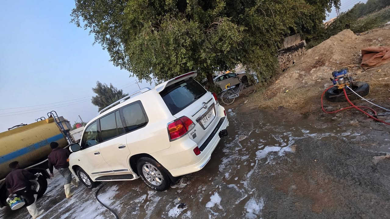 السلام عليكم لاندكروز ٢٠١١ ماشيه ١٦٤ الف السياره جاهزه تحويل مباشر كفاله سونارها موجود مكانه بابل مشروع المسيب ابوكيان *********** السعر ٣٣٠ ورقه وبيه مجال بسيط ملاحظة محدثه دعاميات مال ١٤
