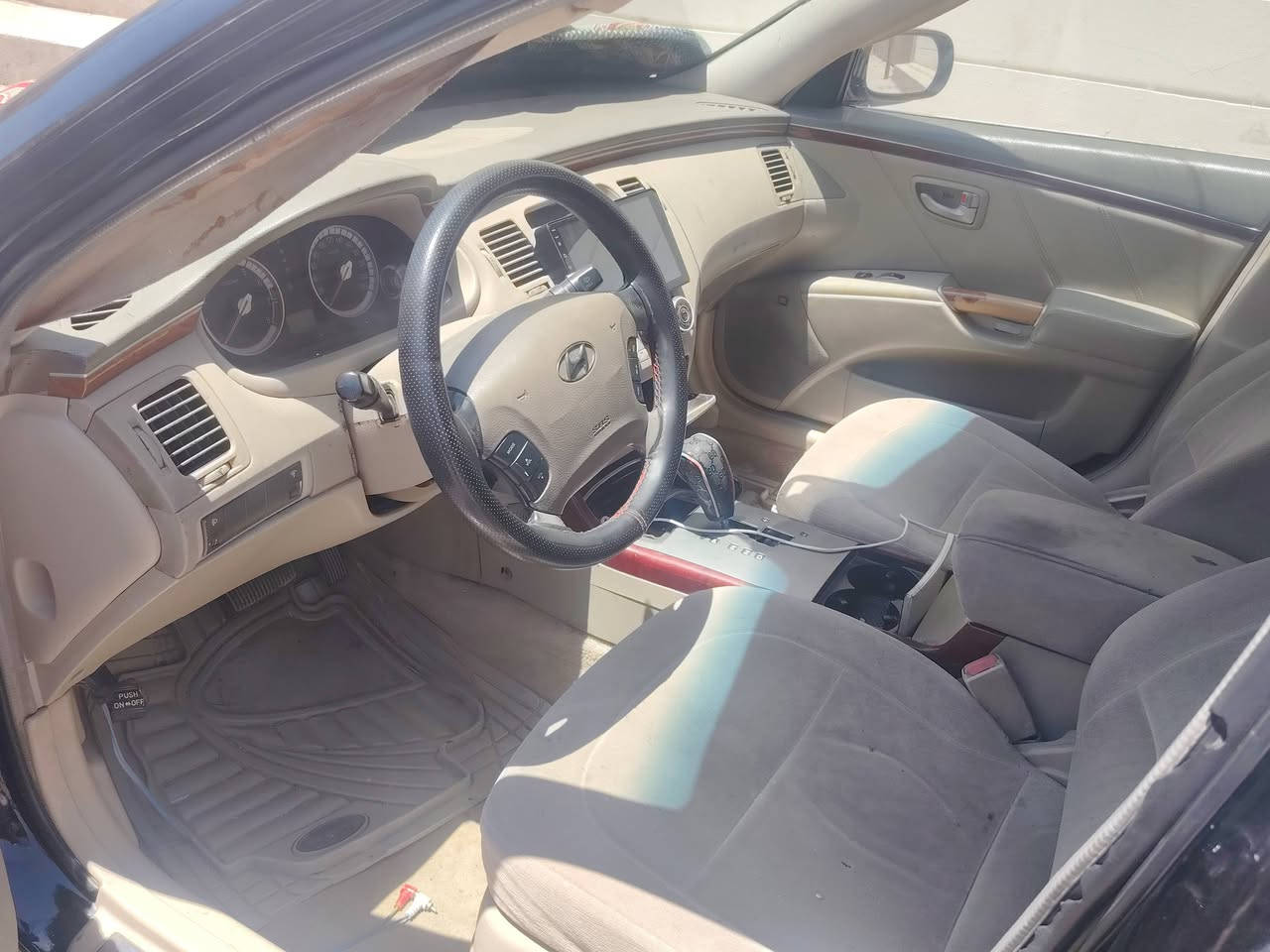ازيره موديل ٢٠٠٨ سياره مصبوغه عام إثر جراد سياره كير مكينه مكفولات حداديه ٨٠ تخم تاير جواها تبريد ثلج جامه اميمه جديده سياره جاهزه من كلشي بيه منضومت زنون
مكانه صلاح الدين بلد ريده ٦٠ وبيه مجال
حك الجيه وعندي تصويره من دعمر بيه وكل الصور وفيديوهات عندي من دعمر بيه  ***********
