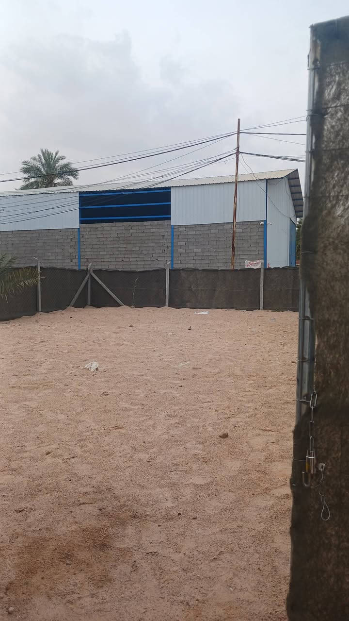 السلام عليكم عرصة للبيع مكان كوفة علوت الفحل على شارع العام مساحة العرصة ٢٠٠ متر رقم*********** صاحب القطعة اني مكلف بل نشر
