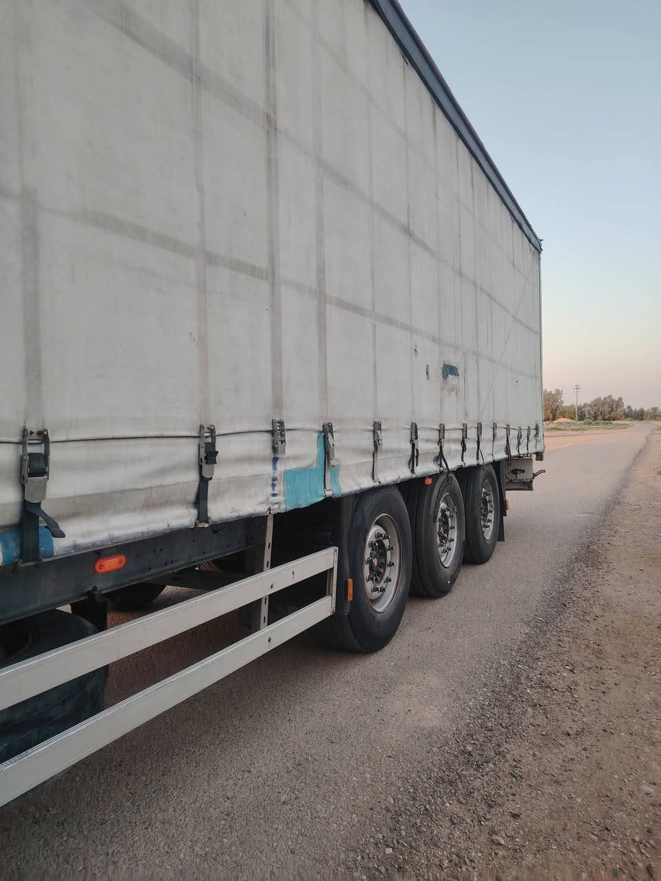 سلام عليكم مان بريفان مديل 2018 سياره فول  مواصفات رتايدر هاف ثلاجه وتماتيك تبريد داخل سحراوي  كير بل دشبول وياله كروم تخم تايرات راس وعربانه عربانه جديده رقم الهاتف الاستفسار ***********
