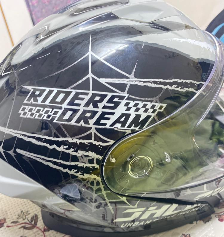 سلام عليكم خوذه قياس لارج كلش حلوه ومريحه بلبس وملبوسه قليل ونضيفه فج قلاب مرايه طويله ونظاره مضلله شمسيه سعرها 75وبي مجال للشراي مكاني كركوك شرايي خاص


**إذا كنت صاحب هذا الإعلان وتريد حذفه لأي سبب، رجاءا أرسل رسالة إلى الدعم الفني**