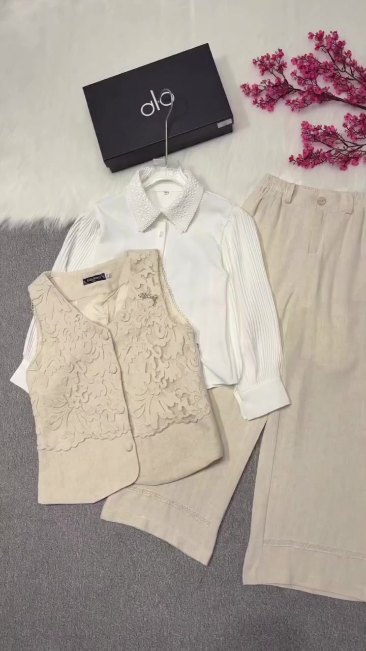 New summer season 🏝️☀️ 🌞 
سوت 3 قطع جدا راقي 

قياس (8_14) سنه
_________________________
‏‎العنوان (واسط قضاء الحي شارع حي الوحدة) 
للحجز والاستفسار 👇 نرد فقط واتساب 
***********
*********** 

‏‎توجد خدمة توصيل لجميع أقضية ومحافظات العراق
الحي 2000// كوت 3000// محافظات العراق 5 الاف
