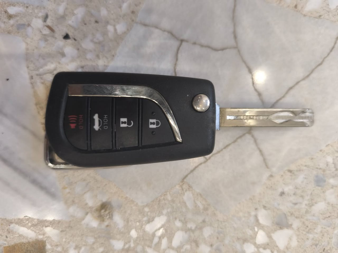 لايت تجاري شغال ٢٥ الف سعره
سويج اصلي وارد امريكي كورلا ٥٠ الف 
رقمي واتساب ***********
