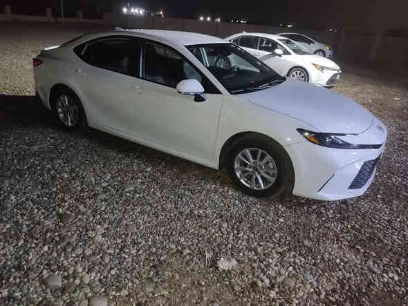 السلام عليكم 
للبيع 
كامري موديل 2025 هايبرد مواصفات LE منفيس رقمها مجاني بصمه تشغيل لاسلكي تبريد قطعتين السياره جاهزه 
صوره الشاصي والضرر مرفق بالمنشور 
السعر 225 وبيها مجال 
عنوان السياره ناحيه الزاب قريه اصبيح تحتاني 
للاستفسار الاتصال على الرقم التالي 
‏‪0781 437 4183‬‏
