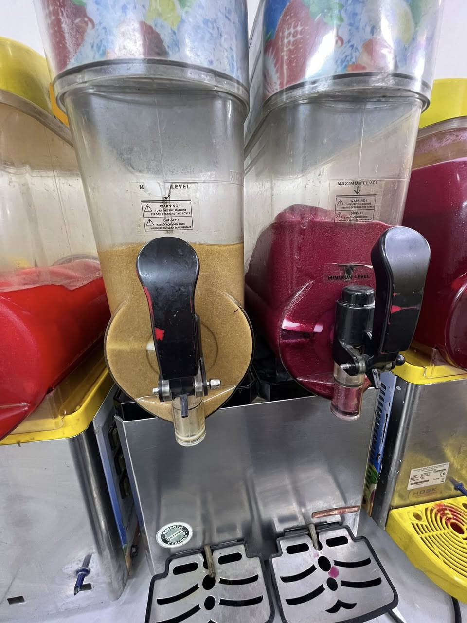 سلام عليكم مكينه سلاش ازبراي اخت جديده نضيفه جدا بلاديه مكاني بغداد***********
