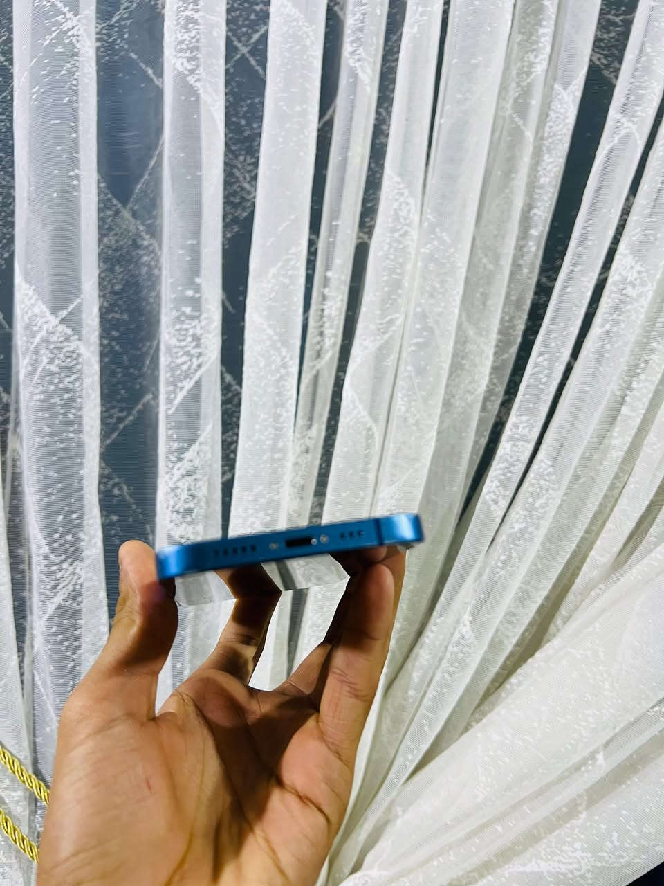 السلام عليكم ايفون  13عادي ماستر عربي شرق اوسط مكفول ذاكره 128 بطارية 76الجهاز مامستبدل بي شي فيس ايدي كامرات صوت كله شغال بيع او مراوس بأيفون فقط السعر 375 وبي مجال مكاني البصره القبله***********مامتواجد على الفيس اتصال واتساب موجود بيع او مراوس ايفون فقط،
