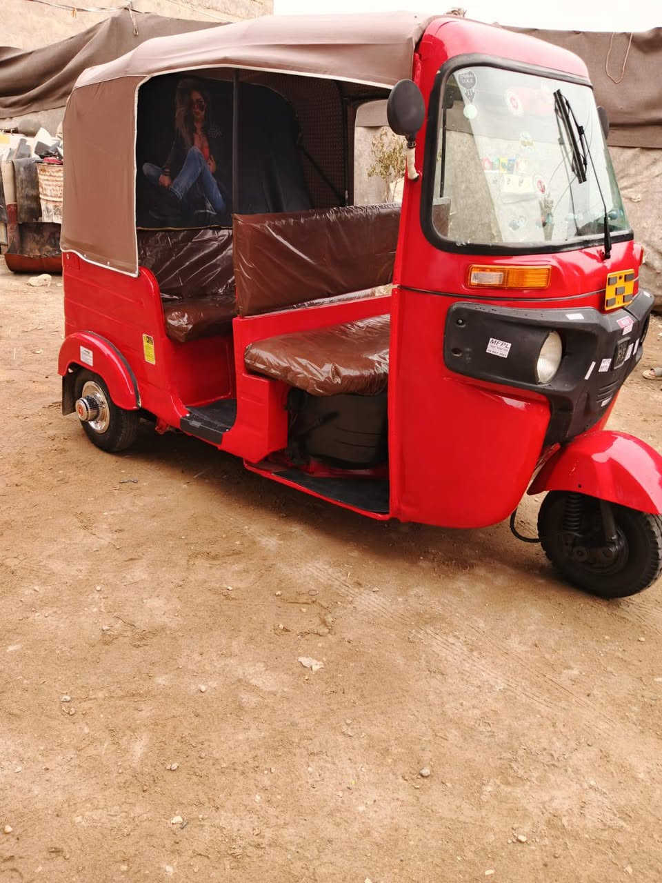 من رخصة الادمن
السلام عليكم.    تكتك 18 شهر11داخلة ب19 
رقم وسنوية بسمي امداور ثاني يوم  كهربائيات كلهه جديد تخم تاير جديد جادر جديد  كماليتة كلهة جديدة التكتك حلوة ونضيفة 
شاد مكينة 20 بعدهي عسحك 
مصبوغة صبغ عام لجمالية ب
السعر 5و دبيهه مجال شي قليل هاي مال جناي 
مكان كربلاء حي العسكري 
الاتصال بالرقم***********
