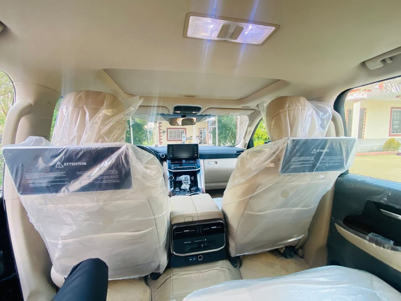 لاند كروز موديل 2022 ساز سبعينيه 3شاشات 6سلندر محرك تنفس طبيعي
تشغيل عن بعد 
سايد بريك كهربائي
مغلفه بي بي اف 
رقم بغداد باسمي تحويل مباشر 
السعر 66 يعني ست دفاتر و ستين ورقه 
التواصل :‭٠٧٧١ ٤٢٦ ٤٤٤٥‬
