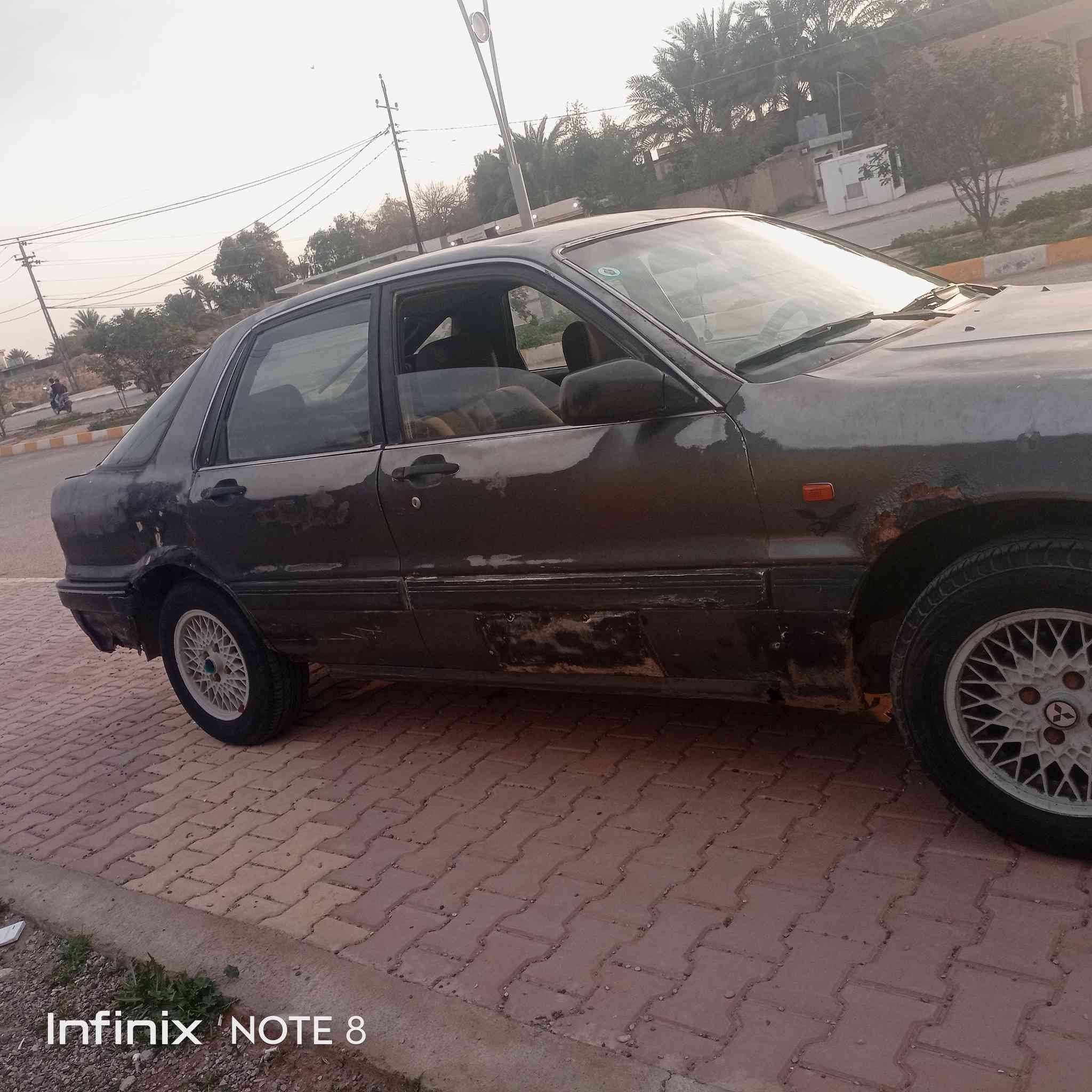 سلام عليكم سياره ميسبوشي كلنت مديل 91 سياره بلاديه بيه شوي خياس سنويه لغاية 2030 شرط تحويل تايرات جدد كهربائيات كلهن شغاله بس شوي ترتيب يرادله هزه جديده رقم واسط دولي مكينه سوناتا حاويه كير عادي السعر 25 
***********
