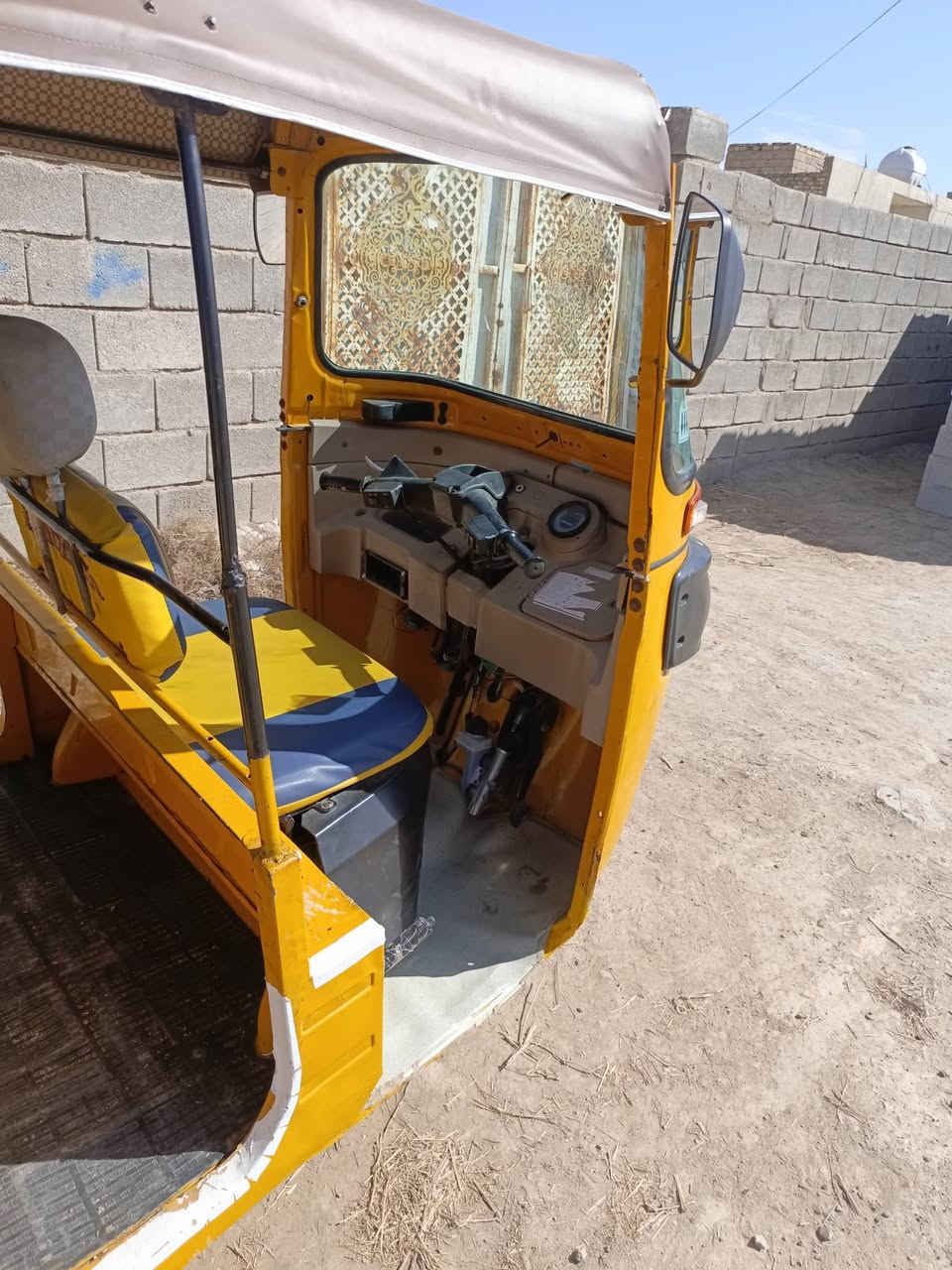 تكتك لبيع نضيفه جاهزه الشغل موديل 2019 مرقمه سنويه مكان ميسان ناحيه السلام ***********
