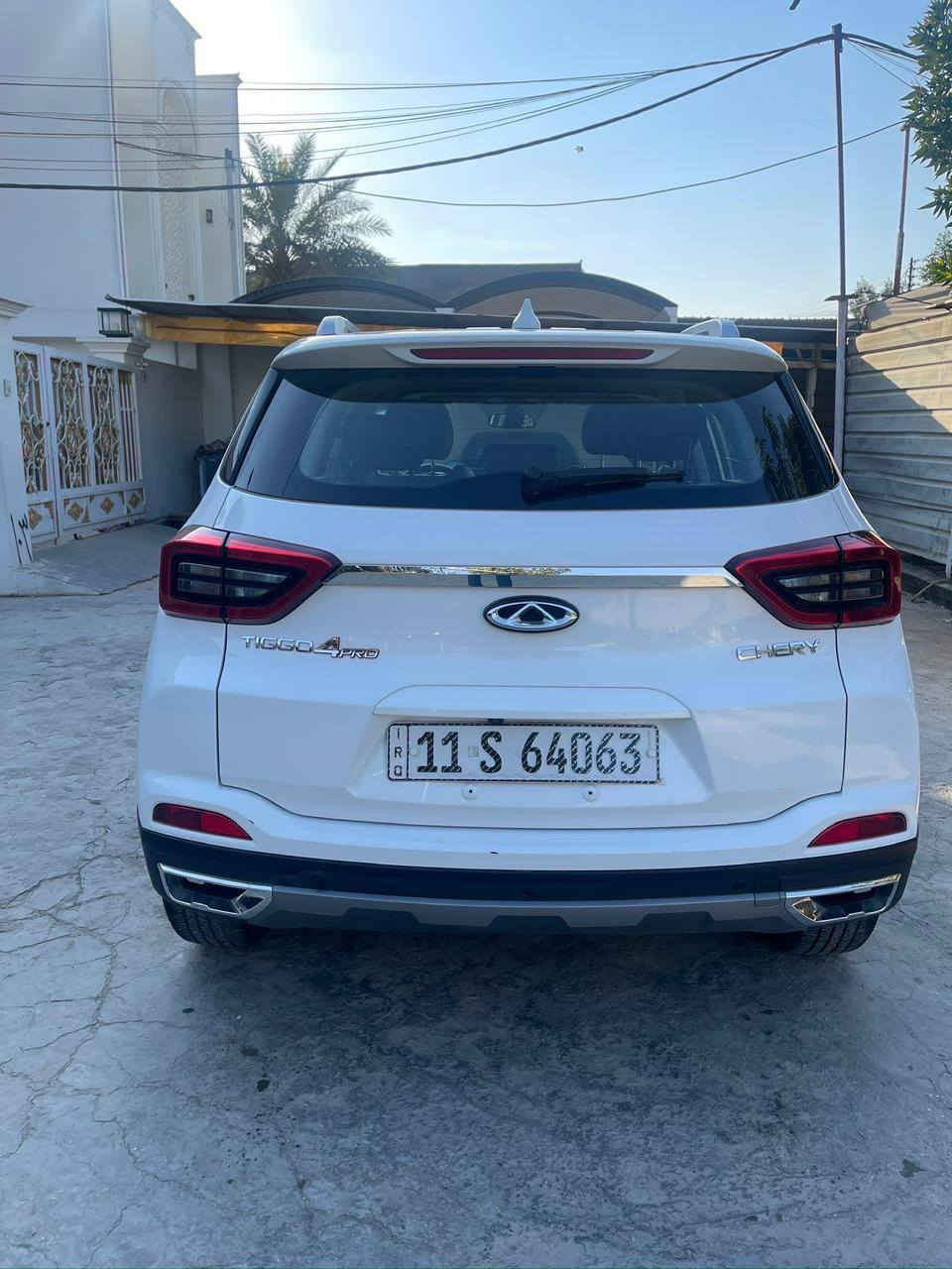 تيكو 4  جديده مكفوله كل السياره فول بصمه فتحه تشغيل عن بعد حساسات تحكمت بصمة أبواب والسيارة كلش جديدة وبعد بيها مواصفات مديل 2022 ماشيا 24 الف رقم بغداد كفاله كل السياره رايدها 110 بيها مجال
***********
