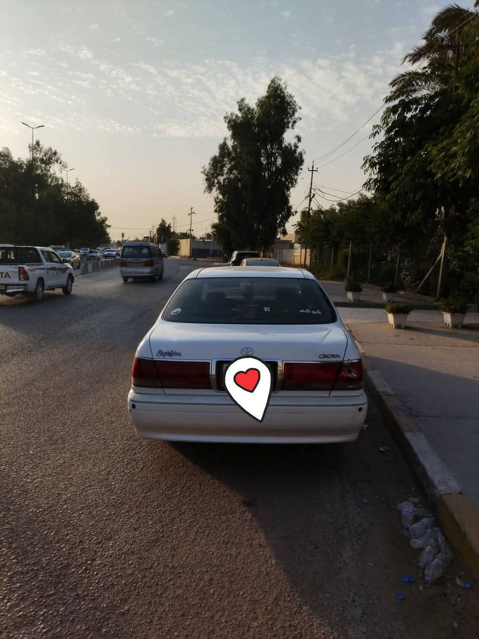 اصولي اصولي
ملكة 2002 كرستال اصل 
دكمتين 
بردة خلفية 
تحكم خلفي 
ديفور صغير 
السيارة انضف من الصور 
سعر 60
***********
