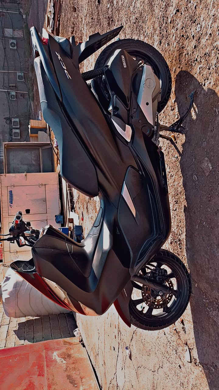 Pcx   جيل الثالث كوري ماشية 80km نضافه 80% سعرها  2 مليون
*********** واتساب ماسنجر فقط
