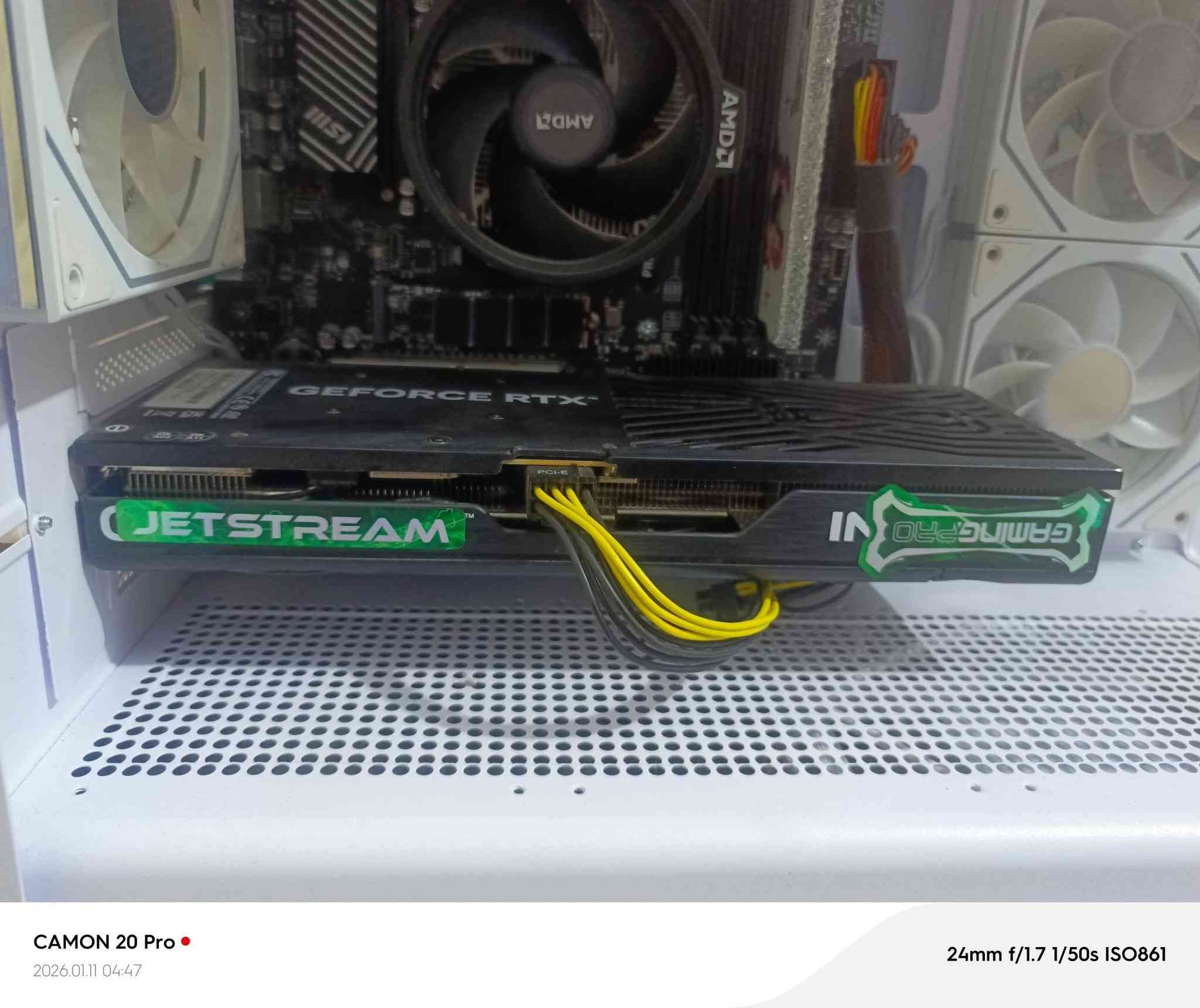 سلام عليكم  تجميعه استعمله تقريباً قل شهر  مواصفات كرت الشاشه RTX5060G8 المعالج رايزن 5 f7500 المذر B650msl رمات 16  تيرهDDR5,,6400 M.2 1 تبريد هواءي وبور سبلاي 600W +كيبورد75F وماوس تارك شارك X11. +جميع الكراتين موجوده  العلوان البصرة التواصل *********** سعر مليون
