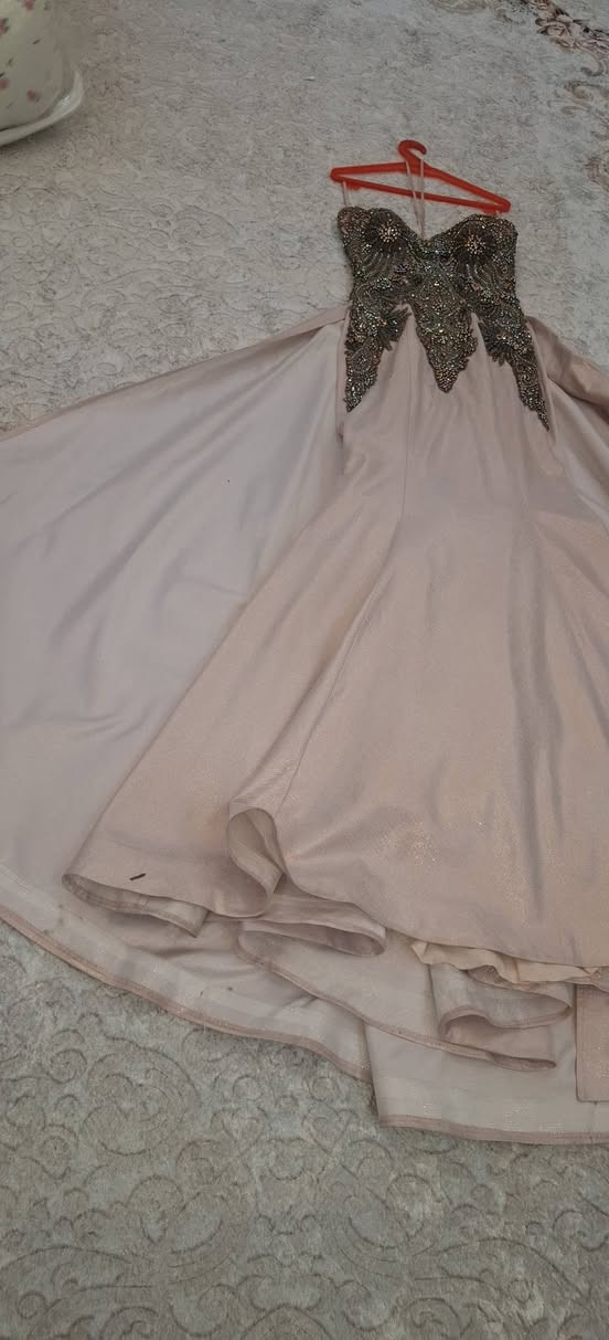 فستان قياس ٤٠
ملبوس مره ع كد الحفله ماخذي ب٣٥٠
اريده ب ١٠٠ و بي مجال فصال لسمكه و بي شاحط كلش حلو باللبس


**إذا كنت صاحب هذا الإعلان وتريد حذفه لأي سبب، رجاءا أرسل رسالة إلى الدعم الفني**