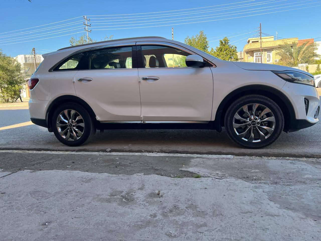 سورنتو خليجي 2019
للبيع او لمراوس 
السونار مرفق 
محرك ٦ سلندر 
رقم ديالى 
٣ قطع تبريد 
٧ راكب 
جنطة كهرباء 
كراسي كهرباء 
 بصمه
 كامرة 
حساس امامي وخلفي 
السعر 235
للتواصل ***********
