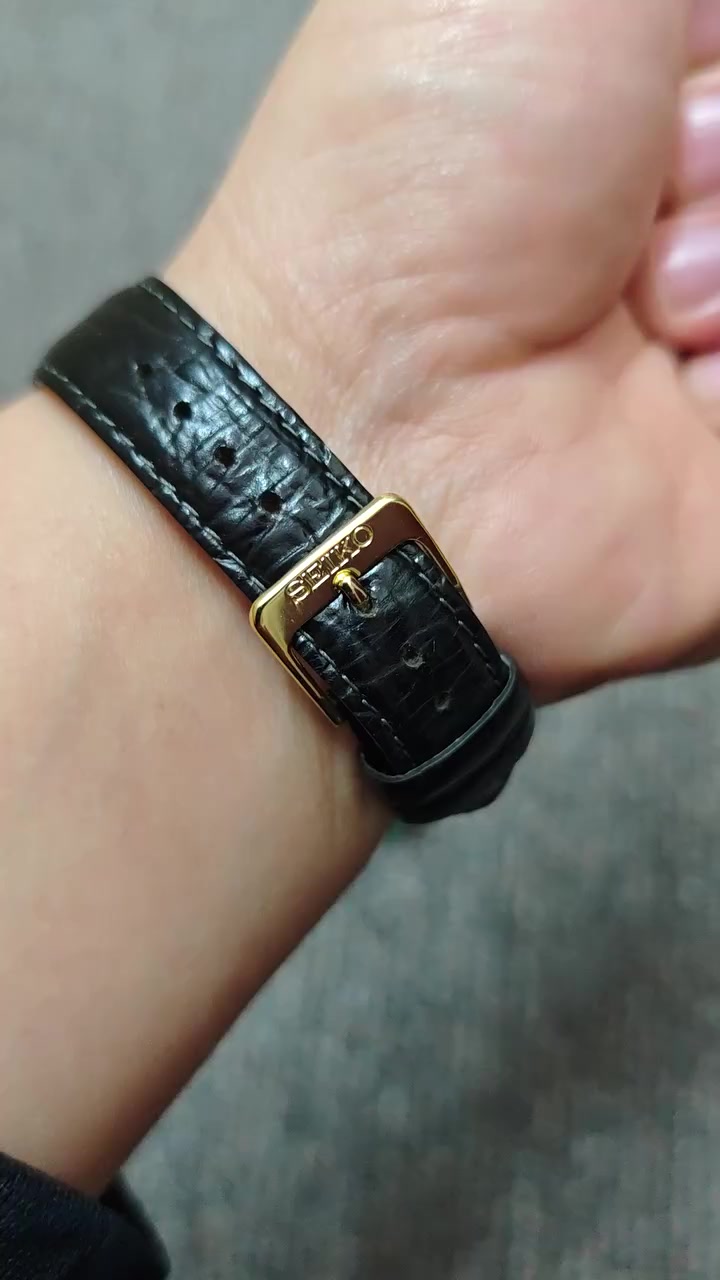 سلام علیکم. 
ساعە تانك من سایکو اصلی للبیع. باتری. سیر جلد بقرة. كل شی بلادی. مخزن نضیف لوك. سعر 95 الف.


**إذا كنت صاحب هذا الإعلان وتريد حذفه لأي سبب، رجاءا أرسل رسالة إلى الدعم الفني**