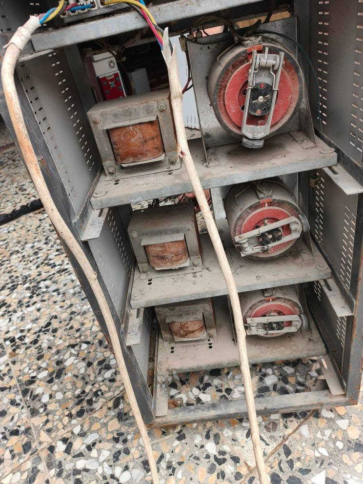 رافع فولتية للبيع بيه مشكله بسيطه قيم وأخذ المكان بغداد


**إذا كنت صاحب هذا الإعلان وتريد حذفه لأي سبب، رجاءا أرسل رسالة إلى الدعم الفني**