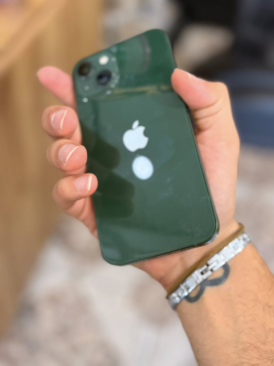 iPhone 13
بطاريه76
لون زيتوني
فقط مبدل بطاريه
السعر425
***********

