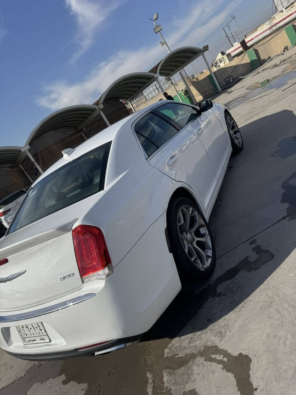 اوباما موديل 16 مرمزه 19
رقم بغداد 
صفحة العبري صبغ فقط 
سياره حلوه ونظيفة مابيها اي نقص 
كير مكينه كفاله 
تخم تاير جديد 
حدادة جديدة 
السعر 160وبيها مجال
***********
