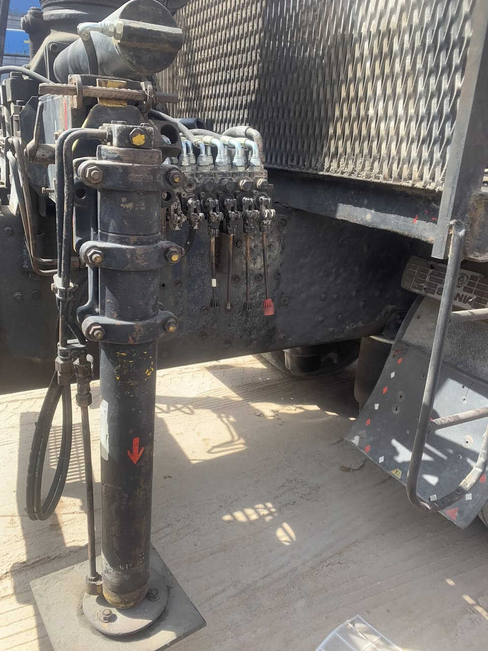 كرين حجم 6 طن 2 سلايت شرط الشغل السعر 45 وبي مجال ***********
