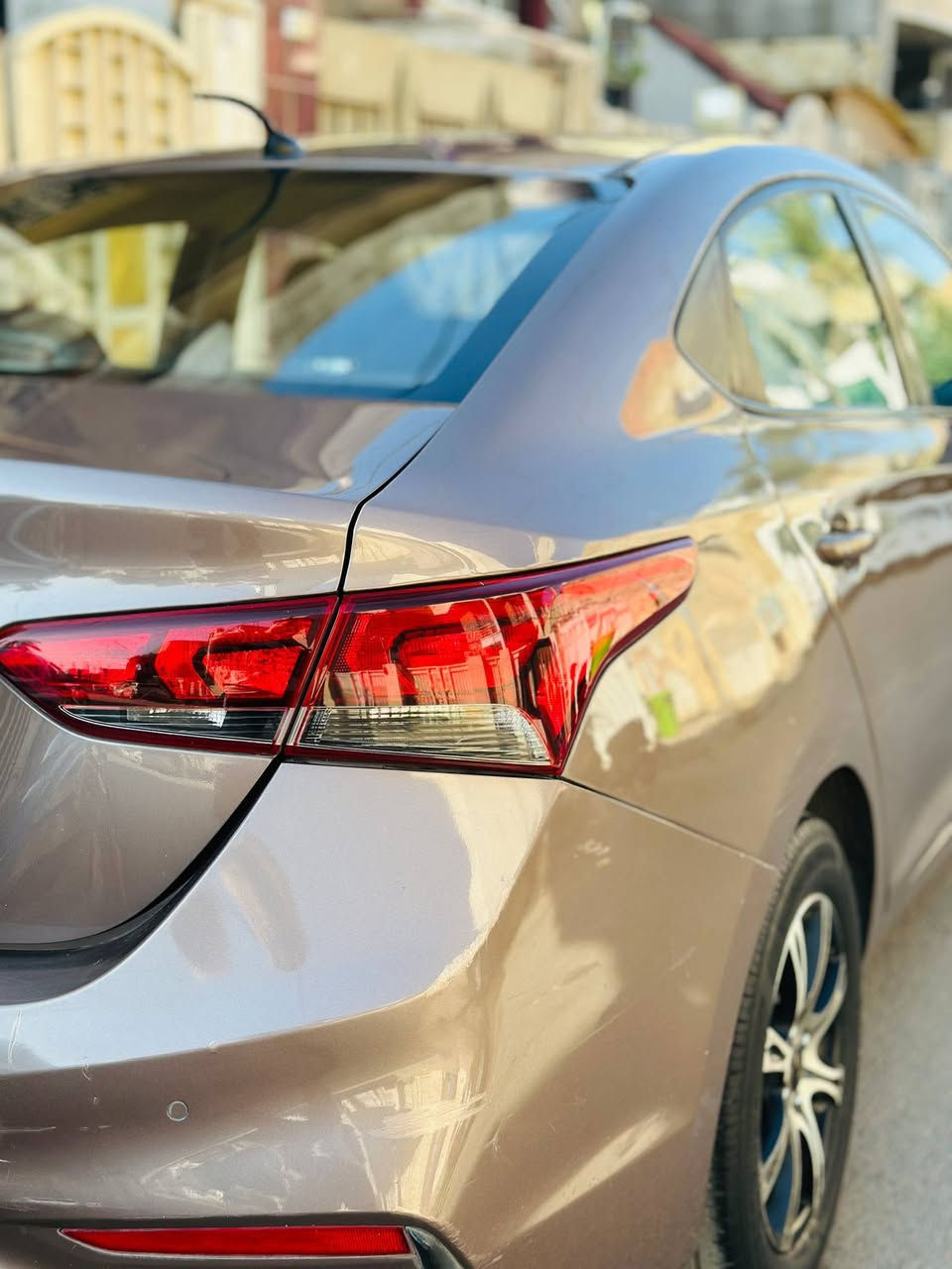 السلام عليكم
اكسنت 2020 خليجي 
سيارة بيها اربع قطع صبغ بدون دواخل بدون ضربة بدون تبديل حجم المحرك 1400 دوش سيارة جاهزة محرك كير تبريد صدر كهربائيات جاهزة ما بيها اي نقص ماشية 150 الف رقم بغداد الماني مشروع وطني سونارها موجود ناشره 
السعر 100 وبيها مجال بسيط 
مكان السيارة بغداد الكرخ
للاستفسار
***********
