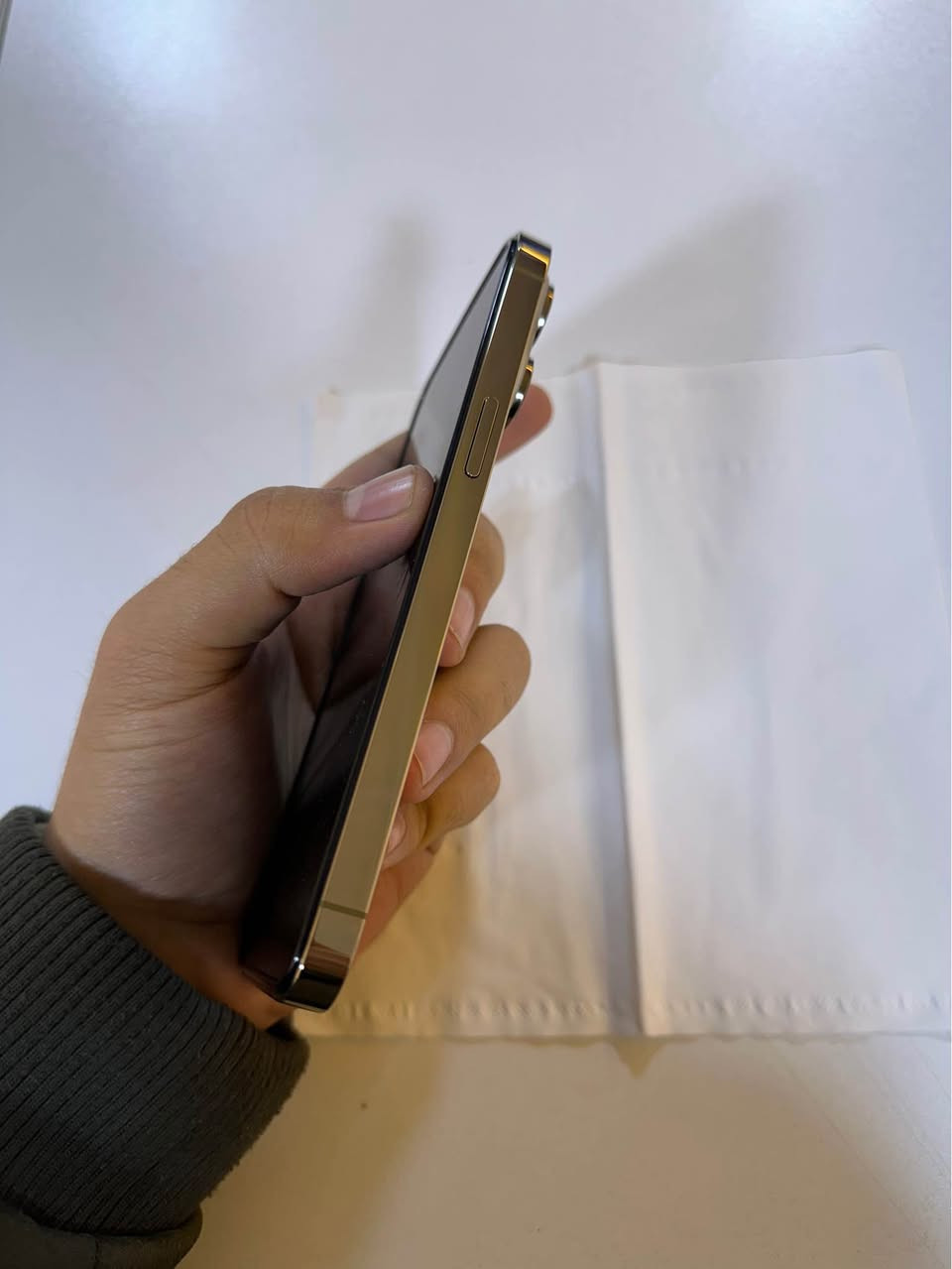 14 pro max 256 gb 1 sim pattry 88 belad nakrawa be shuxt nuka darzi niaa lok loka hi era nia mobailaka hi baritanyaya 600$ 
*********** 
Slimani السليمانية, العراق
