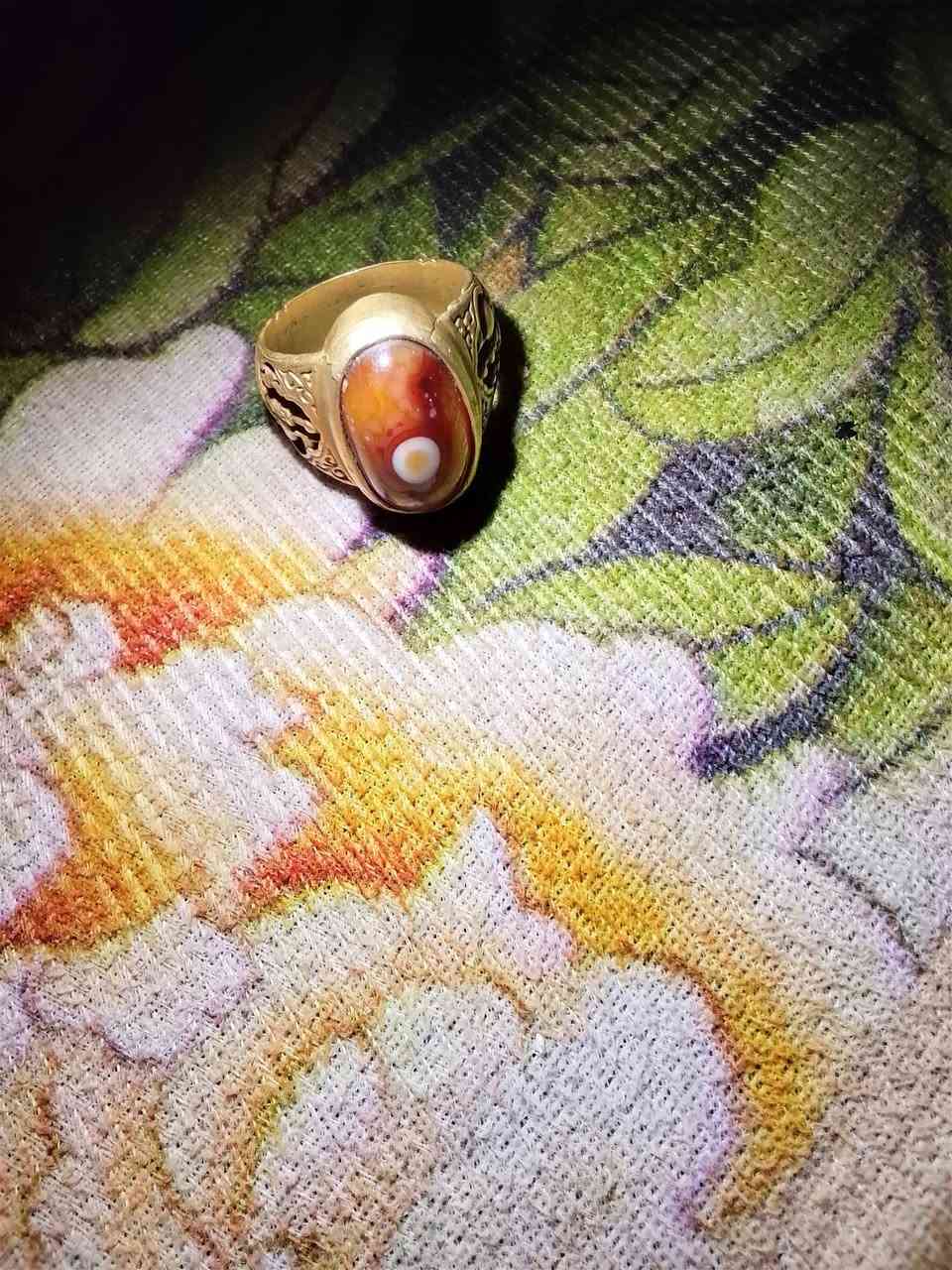 السلام عليكم احجار طبيعيه للبيع مراوحنه ***********
