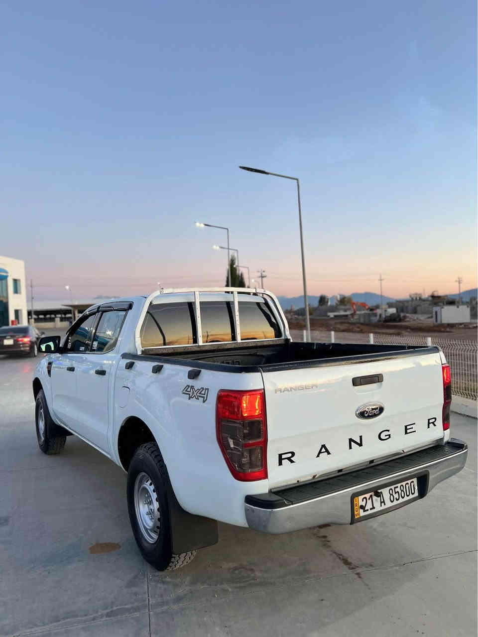 فۆرد رەنجەر مۆدیل ٢٠١٢ گاز انجیکتەر و سۆپەر گێر مەکینە ئەکسل بەشەرت سەیارەکە زۆر پاک و خاوێن ماوە سەنەوی تا ٢٠٣٠ تازەیە ٤ تایەی تازەی لەژێر دایە ٤جام کارەبایە کامیرەیە شاشە ئایپادە ١٩٩ هزار عقیقی رۆشتوە ١ بستی بۆیاغە بوبێ دەعم و لێدران نرخی ١٢٥ مەجال ژ.م*********** رانية, السليمانية
