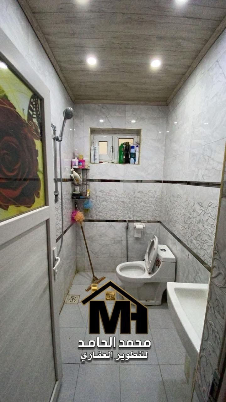 للايجار في السيديه
دار سكن نضيف موقع ممتاز 
المساحه 65م واجهة 5م مدخلين 

يحتوي على: الطابق الاول 
مدخلين صاله ومطبخ وخدمات رئيسية 
الطابق الثاني غرفتين نوم وخدمات رئيسية 
الطابق الثالث غرفة نوم وخدمات 

الموقع السيديه شارع شارع النخيل ثاني عقار عن شارع النخيل موقع ممتاز 

ملاحضه الدار يسلم فارغ غير مؤثث 

للاستفسار ***********
