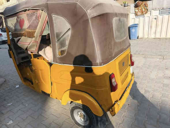 السلام عليكم تكتك موديل 2021 البيع نضيفه مكاني الشعله وهاذه رقمي *********** ولسعر7250 وبيه مجال
