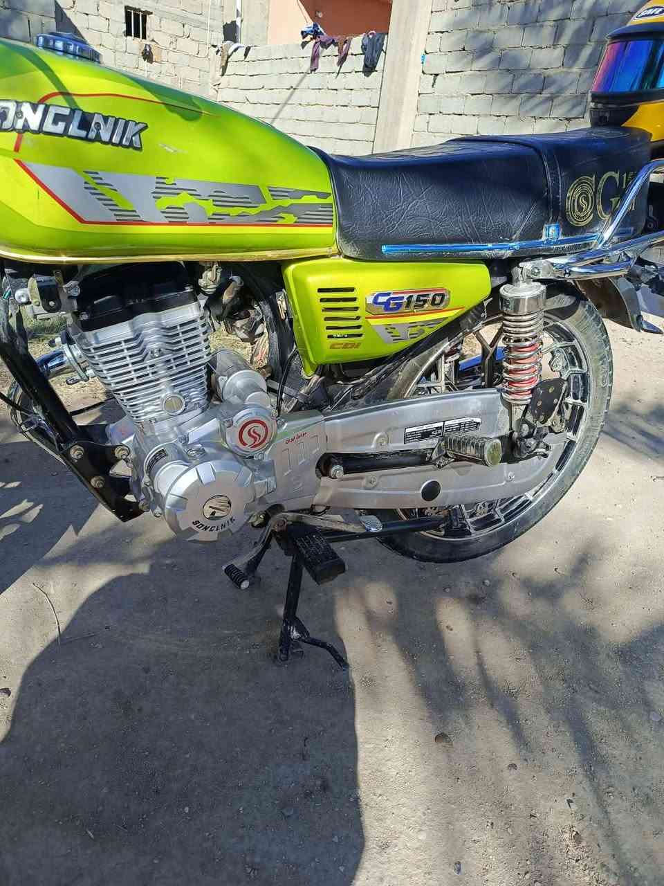 السلام عليكم دراجه موديل 25 اوراق اصولي 
صار له شهرين طالعه من الوكيل 
المكان بابل ابو غرق 
السعر خاص 
***********
