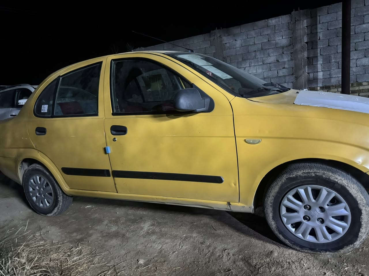 السلام عليكم طيبه ٢٠١٥
لسياره جاهزه  تجي وشوف بعينك  سنويه لل٢٧ كير ومكينه مكفولات والسياره كبال عينك السياره احلى من الصور ٤٠ وبيه مجال التصال على الرقم ***********
