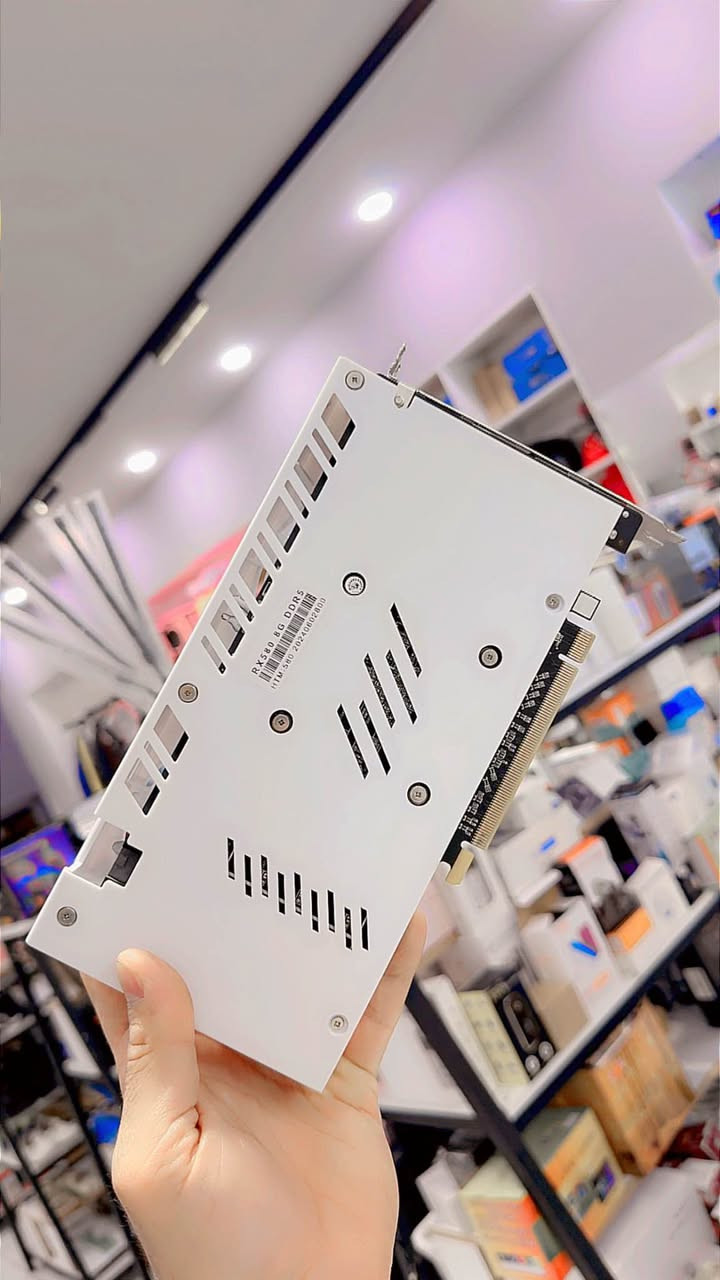 🎮🔥 RX 580 8GB – نوێ 100% – ئامادە بۆ گەیمینگ! 🔥🎮

کارت شاشەی RX 580 8GB GDDR5
براندی SAPPHIRE
ڕەنگی سپی 🤍 دوو فان – کولینگێکی بەهێز

✅ نوێ بە تەواوی
✅ 8GB VRAM – باش بۆ 1080p Gaming
✅ کاردەکات بە شێوەیەکی زۆر باش و نرمی
✅ گونجاو بۆ PUBG / Warzone / GTA V و گەیمەکانی تر

🚚 گەیاندن هەیە بۆ هەموو عێراق

💰 نرخی خۆفرۆشی: 125000 هەزار

📲 بۆ پەیوەندی:
تکایە نامە بنێرە بۆ وەتس ئەپ 👉 ***********

⸻

🎮🔥 كرت شاشة RX 580 8GB – جديد 100% – جاهز للألعاب! 🔥🎮

كرت شاشة RX 580 8GB GDDR5
ماركة SAPPHIRE
لون أبيض 🤍 مروحتين تبريد قوي

✅ جديد بالكامل
✅ 8GB VRAM – ممتاز لألعاب 1080p
✅ أداء قوي وسلس
✅ مناسب لـ PUBG / Warzone / GTA V وغيرها

🚚 توصيل متوفر إلى جميع محافظات العراق
💰 سعر الجملة:125000 الف
📲 للتواصل يرجى المراسلة على واتساب:
*********** رانية, السليمانية
