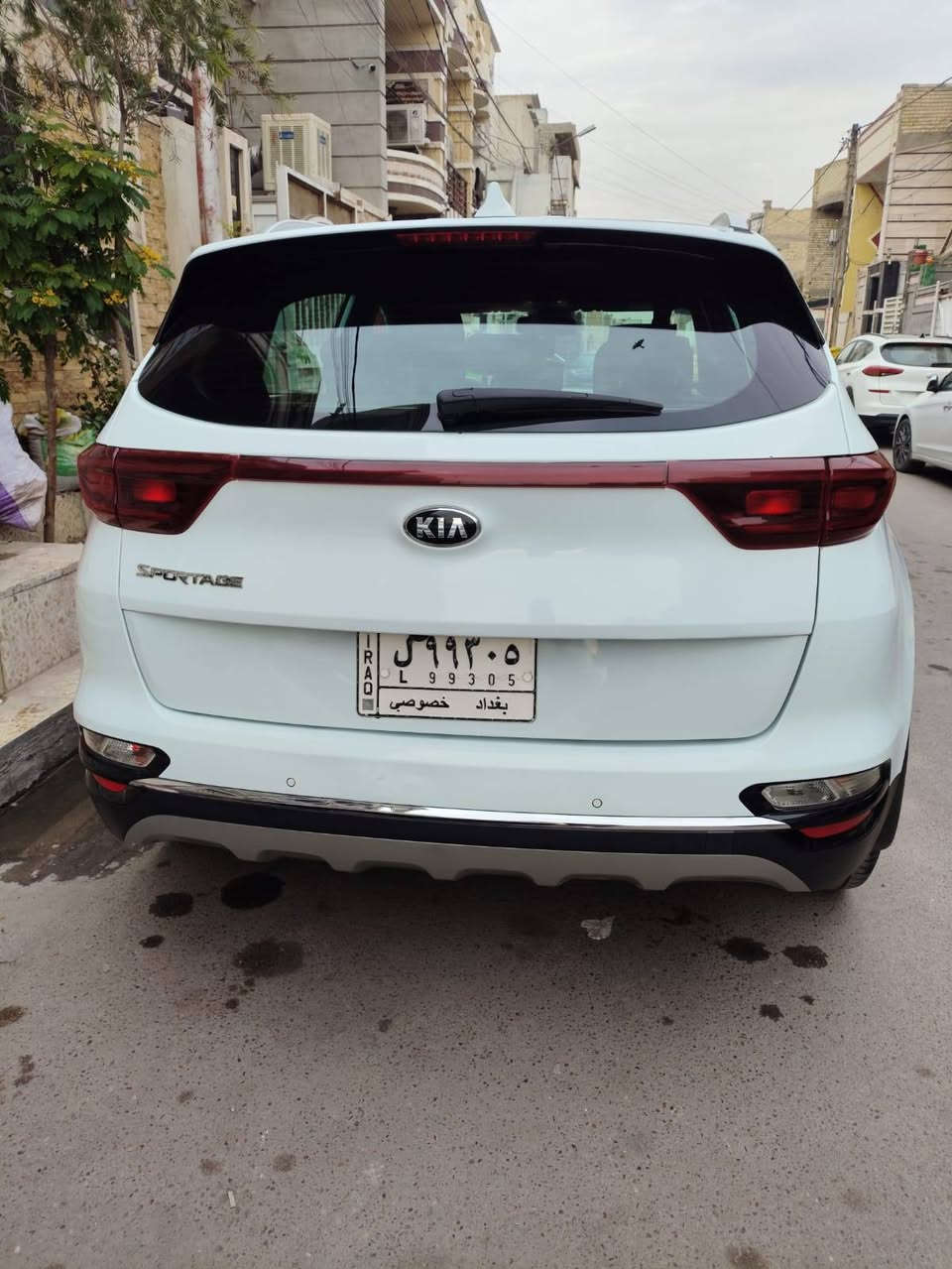 للبيع كيا سبورتج موديل2021.
(رقم بغداد)  🚗✨
 السياره نظيفة جدًا وبحالة ممتازة
وارد خليجي 🌹
لون أبيض 🤍
كير أوتوماتيك ⚙️
ماشيه 69 ألف كم 📊
محرك 2000. دوش🔧
بصمة تشغيل + بصمة أبواب 🔑
تربيد قطعتين ❄
كشنات الدوشمه مال شركه الاصليات  🪑
مري شفط 🔍
أشارات بالمراي 🚦
حساسات أمامي + خلفي + جانبي 📡
سايد بريك بالرجل 🦶
داخلية لون صحراوي 🏜️
سيارة عائلية، مريحة واقتصادية 🌟
باقي المواصفات معروفة ✅

♦ملاحظه // الجاملغ الامامي جهه السايق مصبوغ اثر شخط بدون حادث والباقي مكفول

📍 المكان: بغداد – حي الجامعة
📞 للاستفسار الاتصال على الرقم:*********** ☎️
