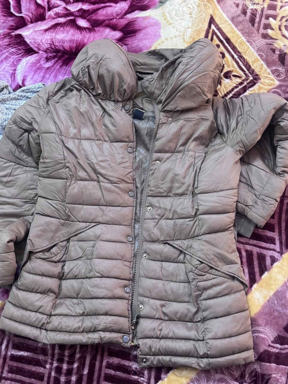 متوفر قطع ملابس مستخدمه
قمصله قياس لارج خامه ممتاز لون مميز 30 الف

هودي نايك اصلي 💯 20 الف

سويتر ذا گريت كندا خامه ممتاز 15 الف

تيشيرت ابو السبعه نيو لوك ايطالي 💯 15 الف

القطع نضافتهن كلش عاليه واستخدام شخصي مو باله 

***********
