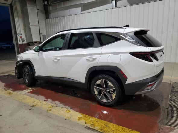 #أعـــلان_مــــــــــزاد #مكتب_بوابة_دبي
سعر نقل مخفض الى جميع الموانئ
ـ نوع السيارة : 2025 HYUNDAI TUCSON SEL
ـ تاريخ المزايدة : 20/11/2025 الساعة 6:00 مساء 
ـ السعر : حسب تاريخ المزايدة المذكور أعلاه: 1000$ دولار 
ـ الضرر والمواصفات : حسب الصور المرفقة
-جميع السيارات الهايبرد الكهرباء معفي
من الكمرك الضريبة والرقم مجاناً
ملاحـــظــة .. السيارات المعروضة داخل الصفحة هي مجرد نماذج بسيطة للمزاد
وللمزيد من المعلومات الحضور الساعة الرابعة عصرا الى مقر الشركة الكائن في:
شارع الحزام الاخضر المدينة المايئة- مقابيل حي العدالة #النجف_الاشرف
المكتب ***********
زيد الطفيلي***********
عبد الله الزاملي***********
للانضمام لكروب الواتساب اضغط ع رابط
https://chat.whatsapp.com/HEg5DTFOYCnFPwSoSvOuuq
